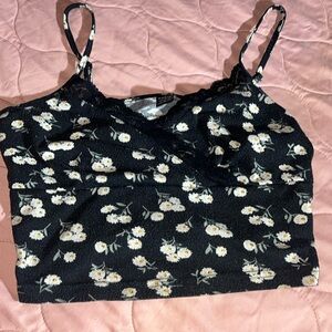 Cute black cropped shirt with flowers